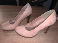 Marco Tozzi Elegante Pumps beige wildleder, Gr. 38 (NEU) Niedersachsen - Wunstorf Vorschau