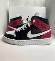 ✅Nike Jordan 1 Mid Black Noble Red Rot/Weiß/Schwarz 38,5 / US 7,5 Sachsen - Treuen Vorschau