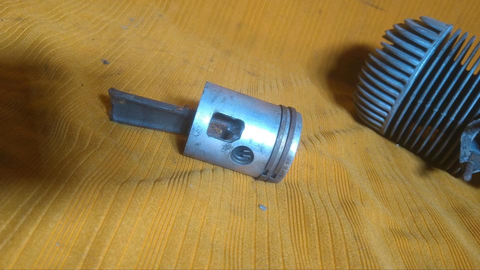 Werus Zylinder Kolben DDR Kettensäge werus Moto Ersatzteil in Großenhain