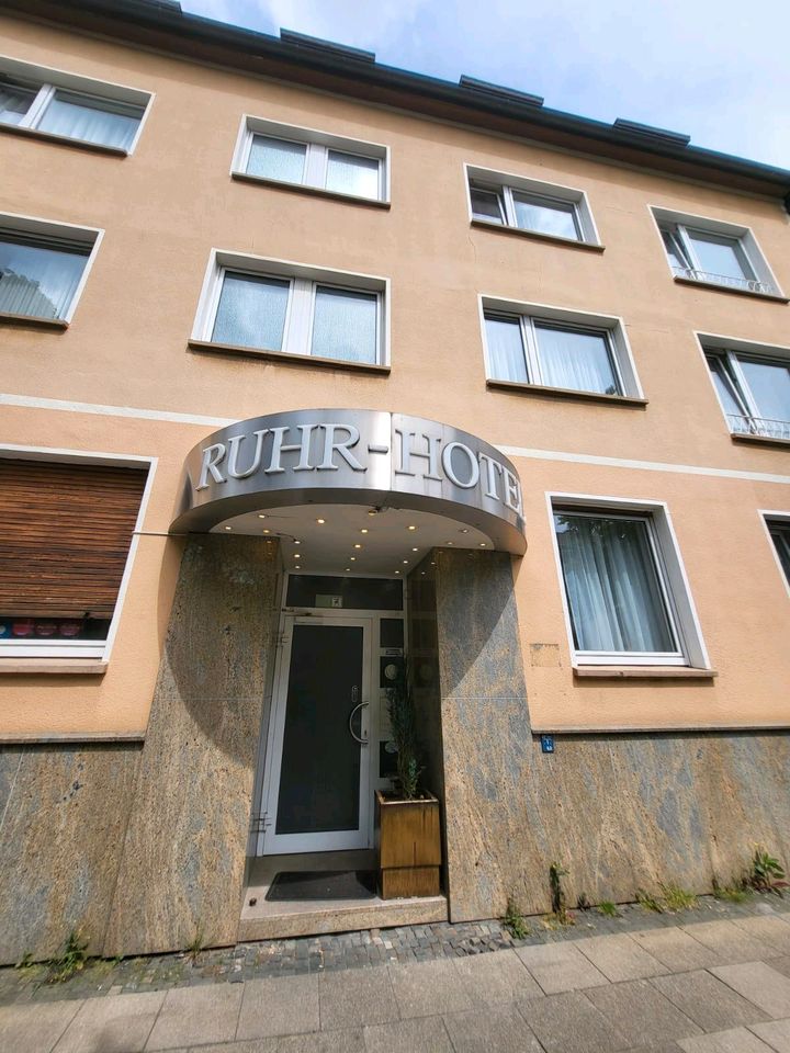 Zimmer Vermietung  ( Essen Rüttenscheid) im Zimmer Dusche WC in Essen