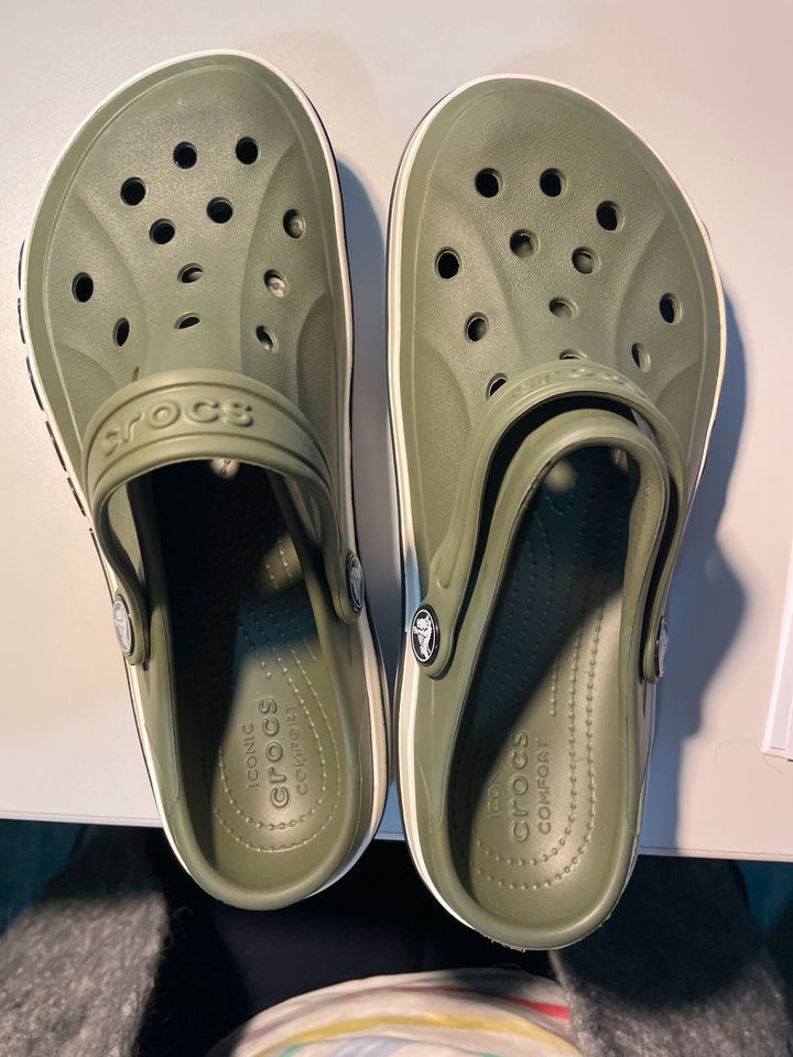 original crocs comfort grünJ3 neu in Kreuztal