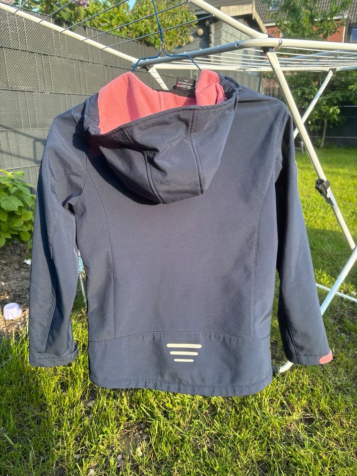 Trollkids Softshelljacke 152 Blau in Osterholz-Scharmbeck