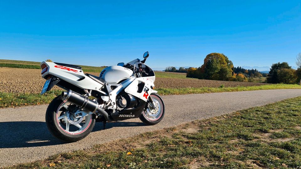 HONDA CBR 900 SC28 RR Fireblade Bj.1995 in Unterneukirchen