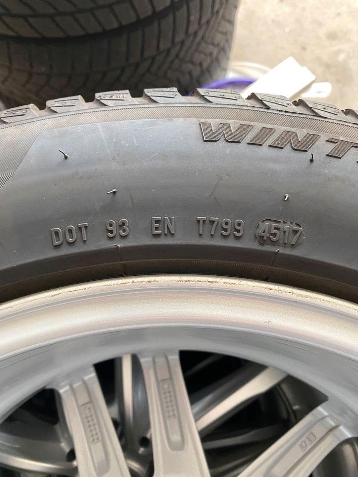 Pirelli 225/55 R17 Winterreifen BMW X1 in Rechberghausen