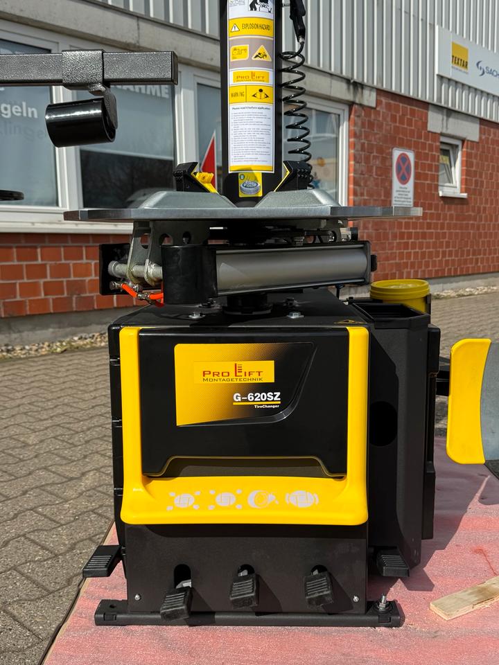 Reifenmontiermaschine 10‘‘ - 24‘‘ mit Hilfsarm pneumatisch in Viersen