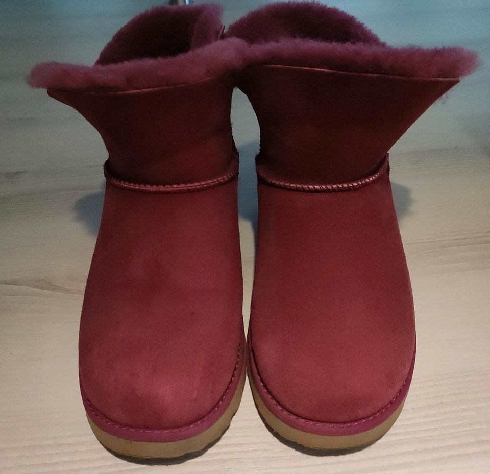 UGG Classic Cuff Mini Gr.38 in weinrot in Baden-Württemberg - Weissach im  Tal | eBay Kleinanzeigen ist jetzt Kleinanzeigen