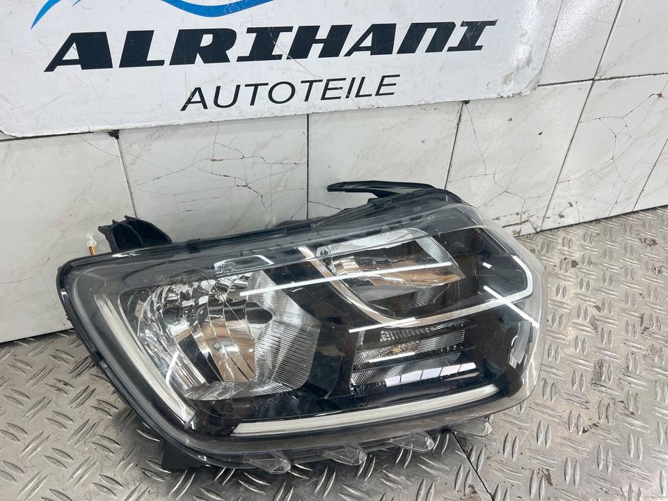 Scheinwerfer rechts Dacia Duster ab 2017 bj Halogen 260101133R in Remscheid