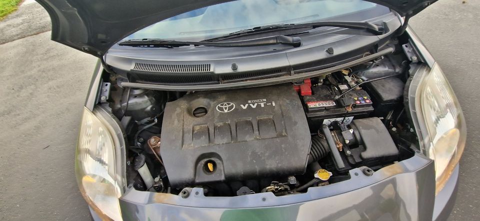 Toyota Yaris TS 133PS 2.Hand Klima,Alu top gepfl. Tüv neu! in Dautphetal