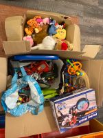 Karton mit Spielsachen Spielzeug Autos Kuscheltiere Altona - Hamburg Lurup Vorschau