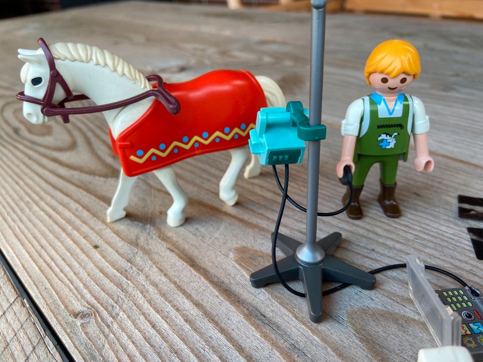 Playmobil 5533 Rötgenarzt Appaloosa Arzt Pferde in Upgant-Schott