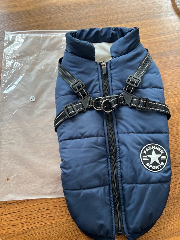 Hundejacke Winterjacke - Wasserabweisend Gr. L Neu in Frankfurt am Main