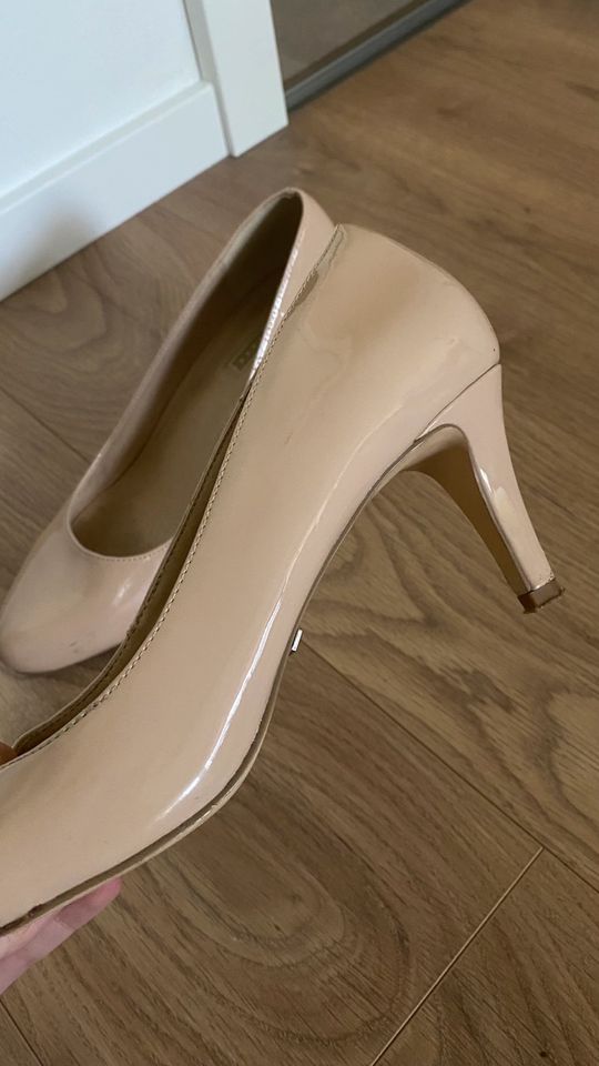 Pumps buffalo nude in Neutraubling