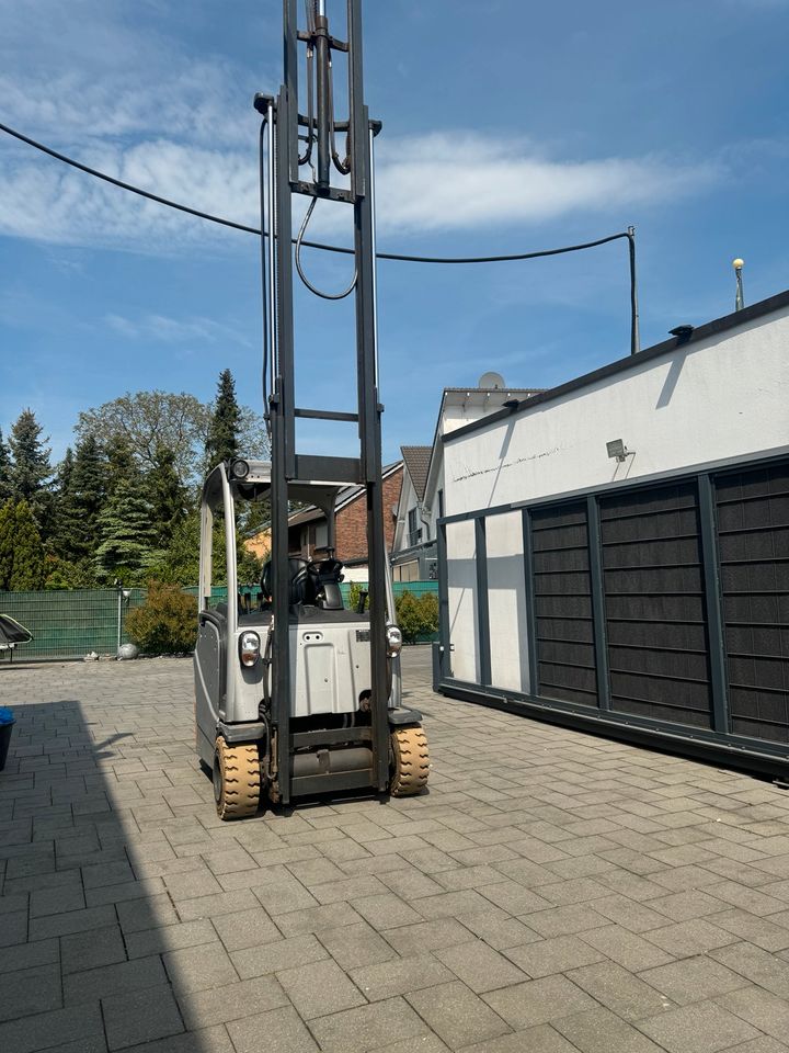 Still 20-18 Elektrogabelstapler mit Trippel Mast in Erkelenz