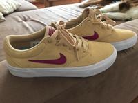 Nike SB Charge 37,5 gelb Hessen - Pohlheim Vorschau