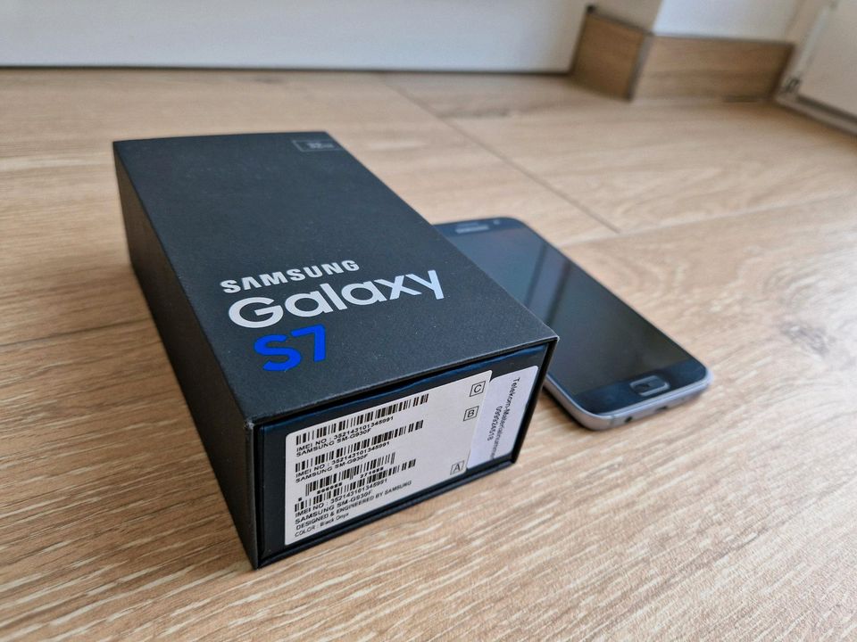 Samsung Galaxy S7 defekt gesprungen 64 bit 4 GBRAM 4GB LTE in Dülmen