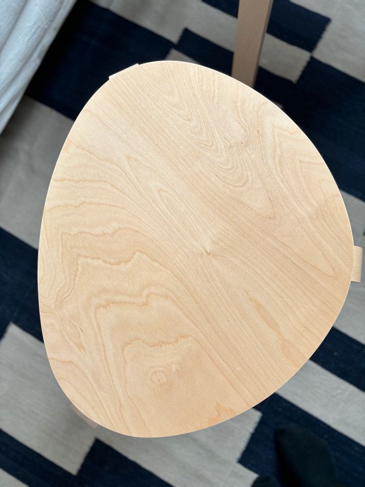 Ikea Svalsta kleiner Tisch Couchtisch Beistelltisch Holzfurnier in Berlin