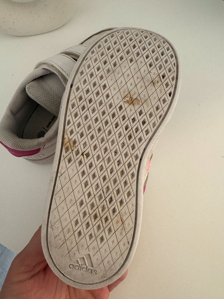 Adidas Mädchen Schuhe in Bad Salzuflen
