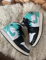 Jordan 1er Special Edition „Tropical Twist“ Bayern - Bernau am Chiemsee Vorschau