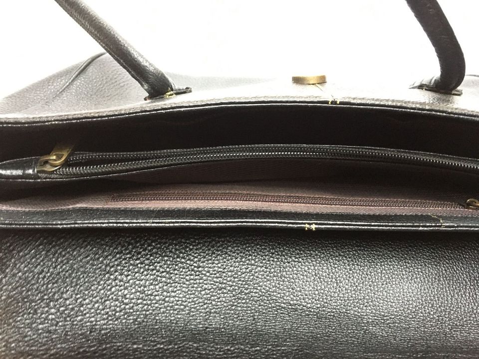 Elegante schwarze Ledertasche / Handtasche / Tasche in Nienstädt