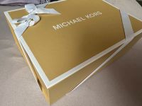 Baby-Geschenkset Michael Kors zu verkaufen Nordrhein-Westfalen - Preußisch Oldendorf Vorschau