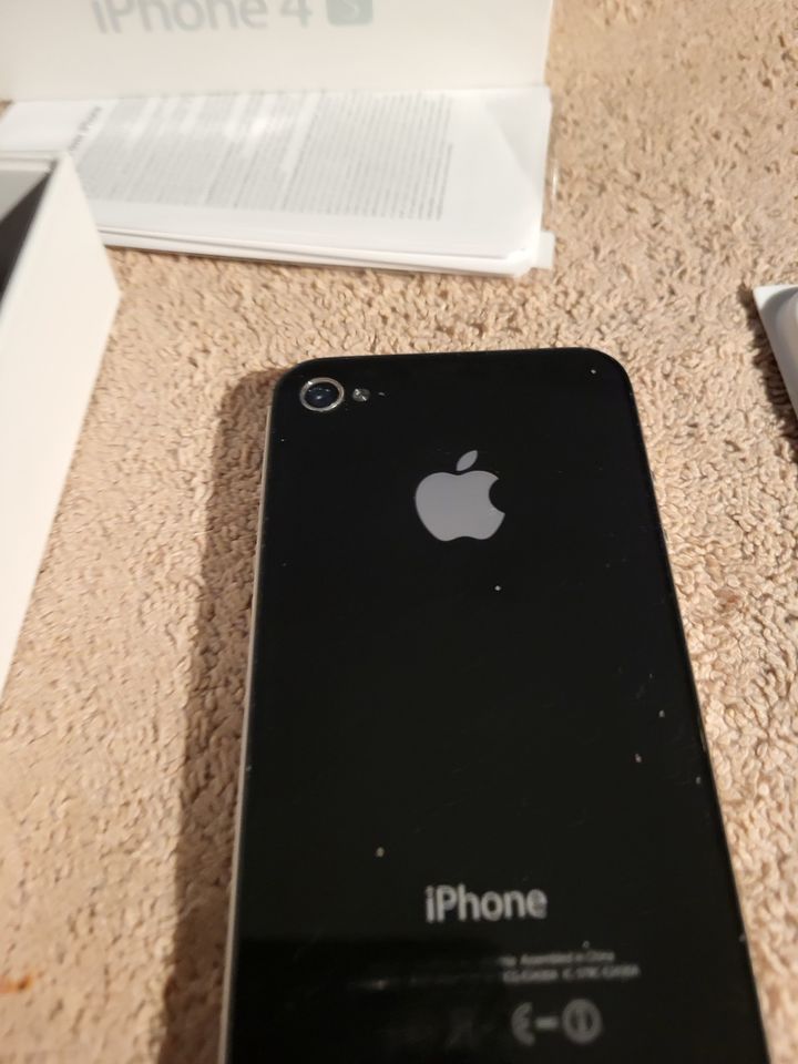 iPhone 4s mit Original Zubehör in Ellhofen