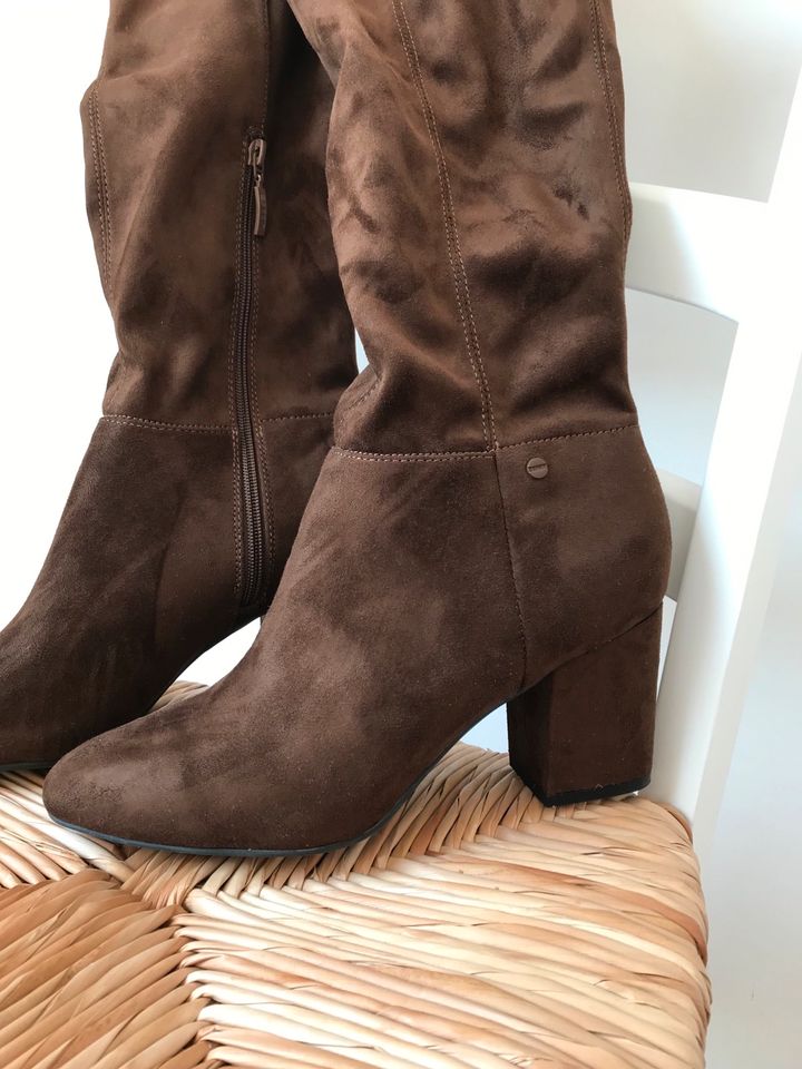 Esprit Stiefel Wildlederoptik Größe 40 NEU in Kloster Lehnin