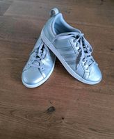 NEUE Adidas Sneaker silber Gr. 40 (41⅔) Baden-Württemberg - Freiburg im Breisgau Vorschau