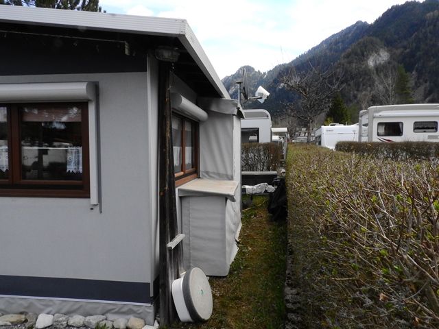 Wohnwagen mit Vorzelt in Oberammergau