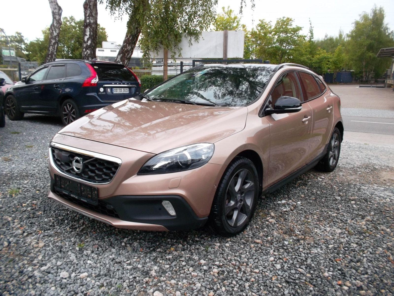 Abbildung des Autos Volvo V40Cross Country, …