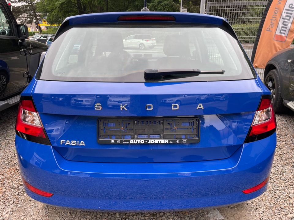 Skoda Fabia 1.0 TSI Cool Plus Klima 8x bereift 39tkm in Lüdenscheid