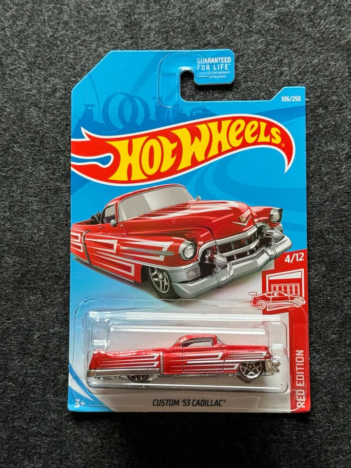 Hot Wheels - Red Edition US Target Exclusive Modelle in Meißen