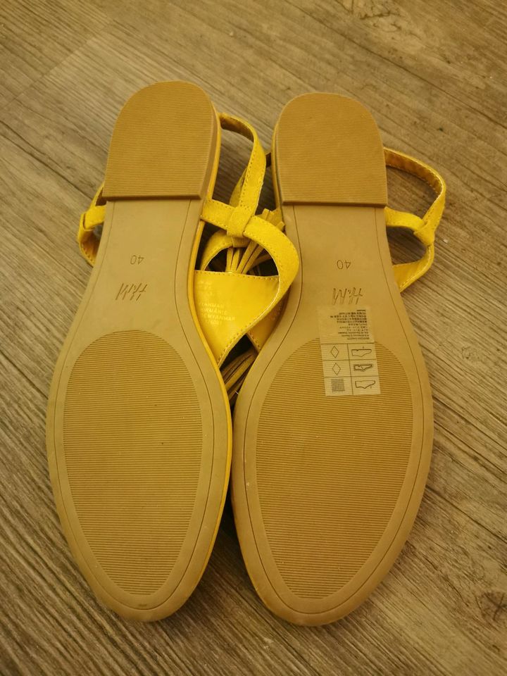 H&M Sandalen senfgelb NEU Größe 40 in Hamburg