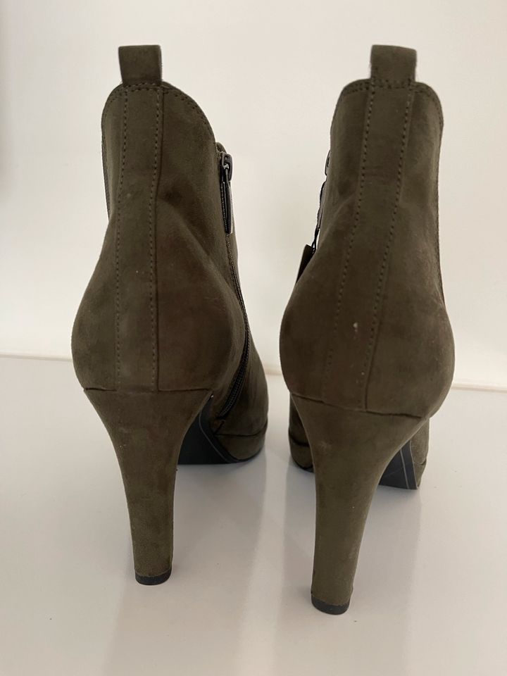 Tamaris Stiefelette (NEU, Größe 41) oliv in Nürnberg (Mittelfr)