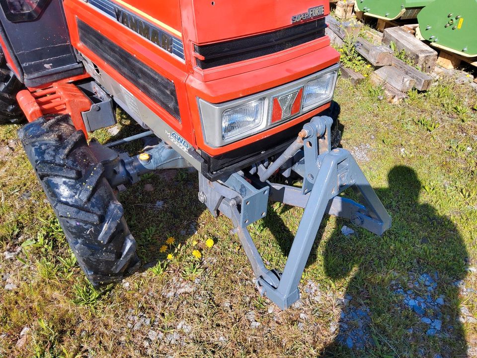 Traktor Yanmar 235-Kabine-Servo-4x4 Straßenzulassung in Lorsch