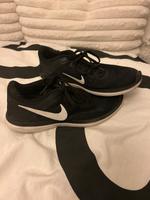 Nike Damen Sneakers 38,5 Schwarz Niedersachsen - Schüttorf Vorschau