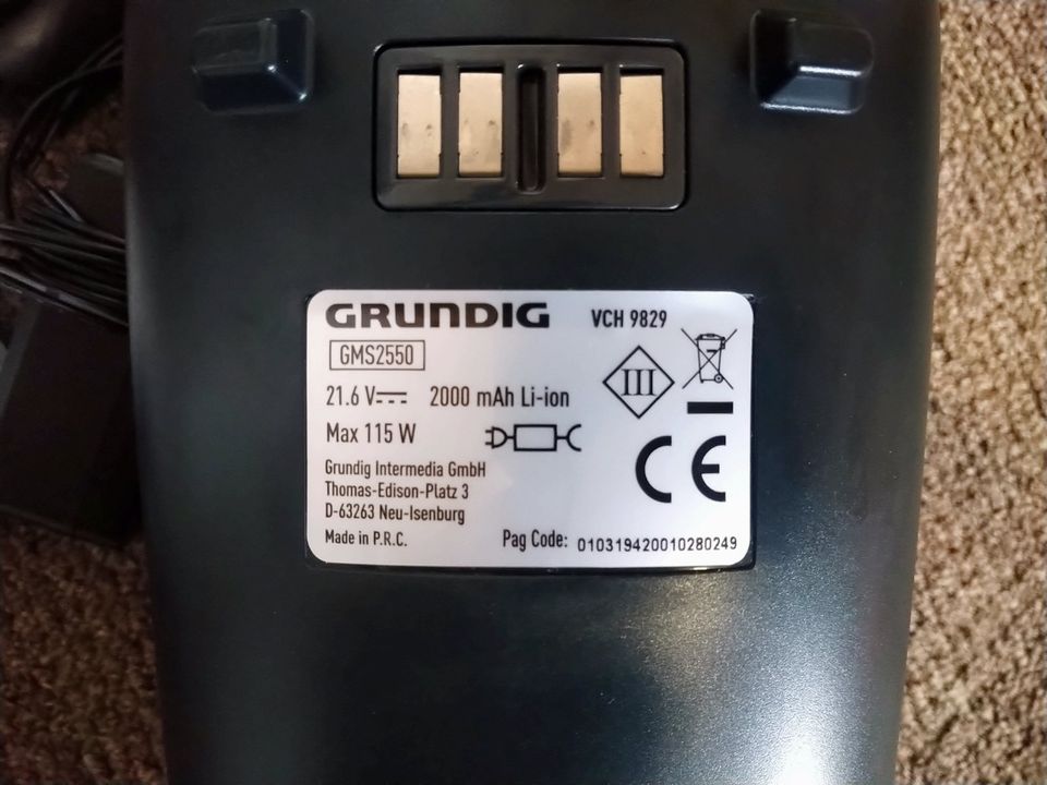 Staubsauger Grundig VCH 9829 2 in 1 Akku, und Handstaubsauger in Neumünster