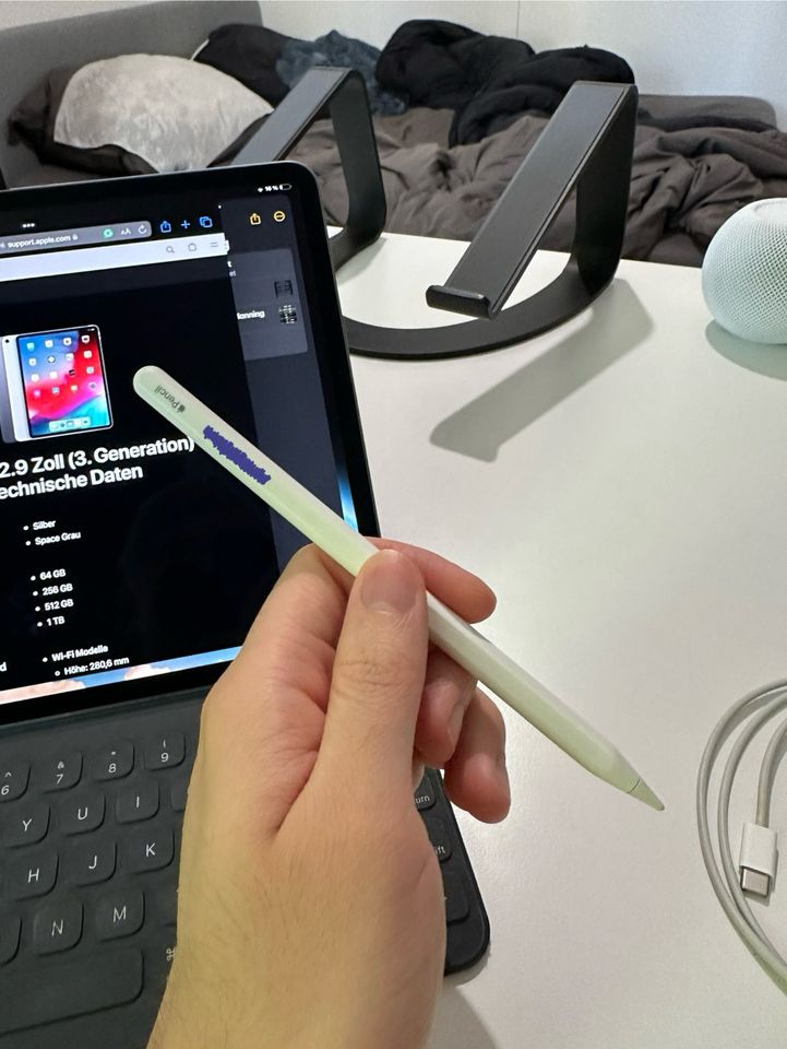 iPad Pro 12,9 2018 256GB WiFi mit Apple Pencil 2 & Keyboard Folio in München