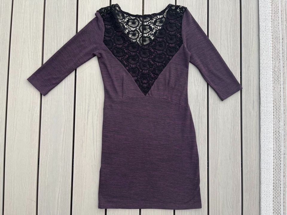 VILA Darja Dress Violett / Lila mit Tattoo Spitze Größe S in Bremen