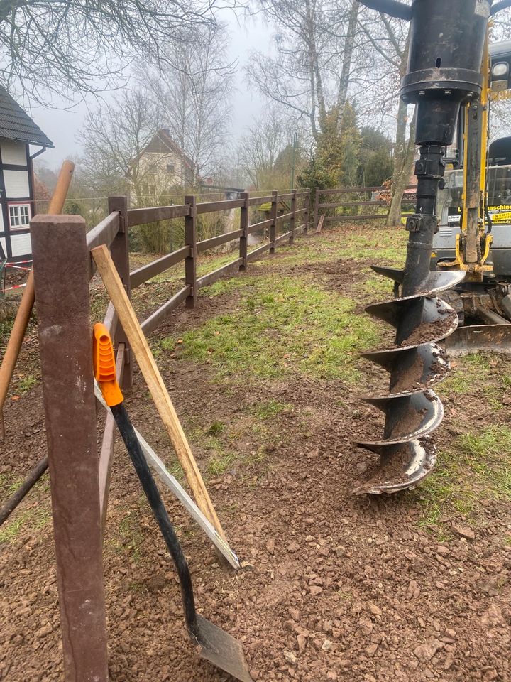 Recyclingprodukte Weidepfähle Terassendiele Paddockplatte Zäune in Springe