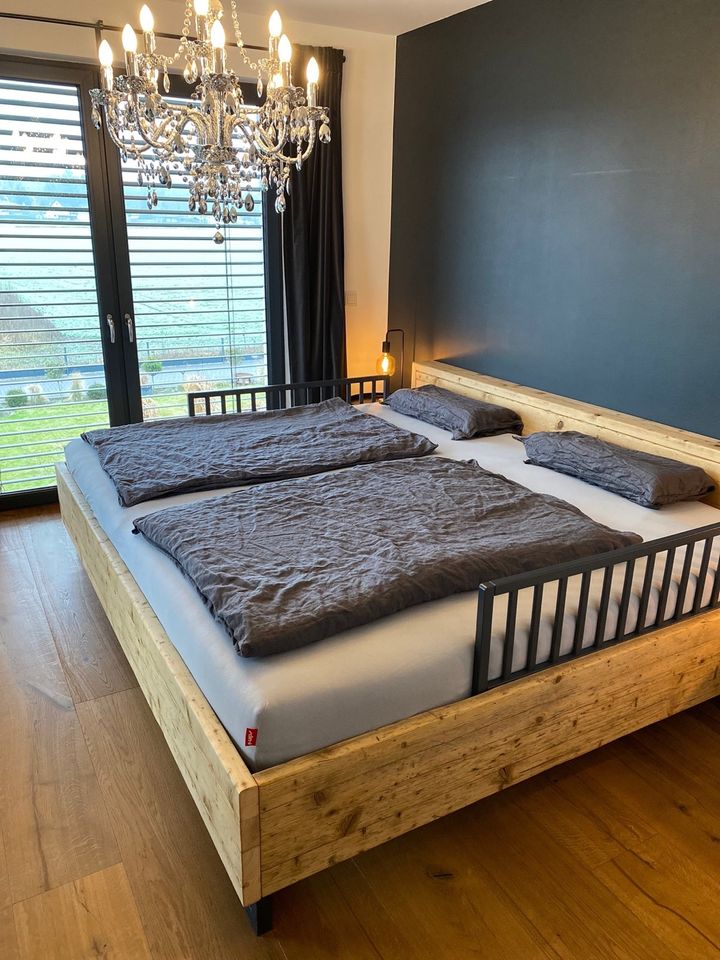 Familienbett Minna - massiv - Holzbett - Altholz - Schlafzimmer in Gifhorn