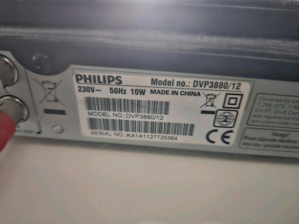 Philips 22" 56cm TV / Philips DVD Player in Reinbek