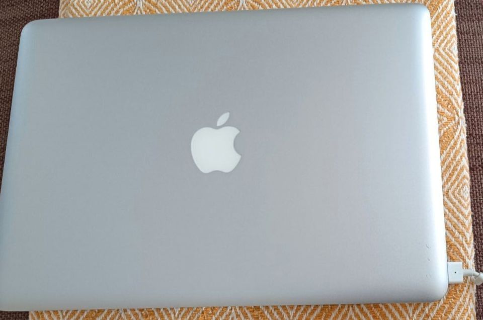 Apple MacBook Pro 13 Zoll - Mitte 2009 in Ortenburg