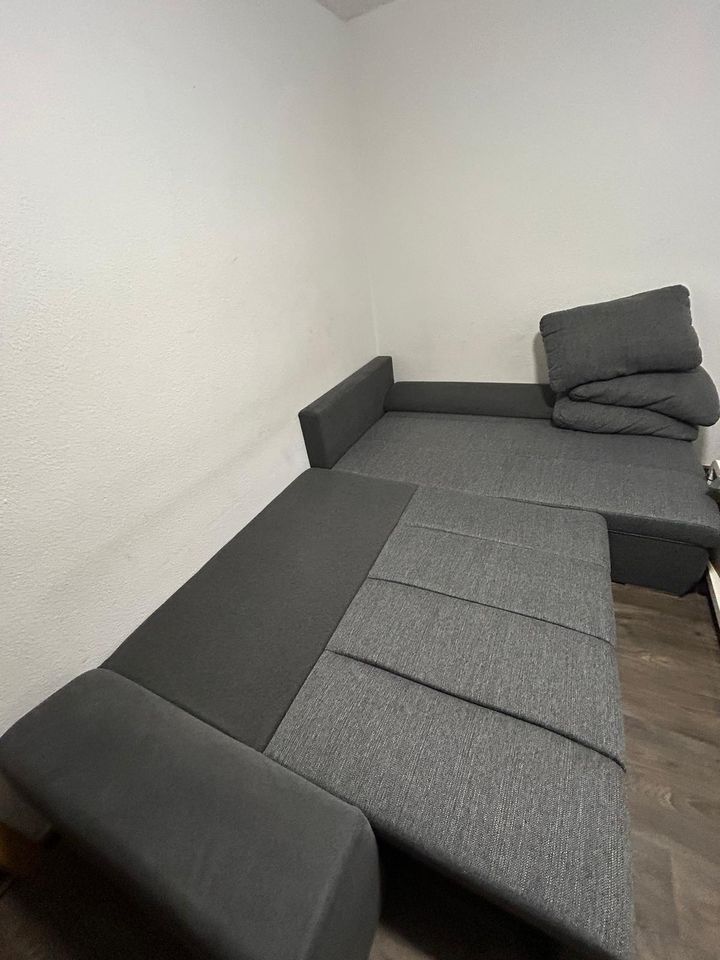 Couch mit Strauraum in Niestetal