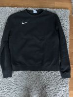 Nike Pullover in Schwarz Größe 158-170 Hessen - Kronberg im Taunus Vorschau