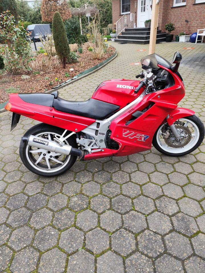 Honda VFR 750 RC 36 in Preußisch Oldendorf