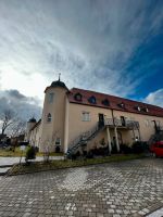 Wohnen im Meringer Schloss! 2-Zi mit Balkon, modernem Bad und EBK Bayern - Mering Vorschau