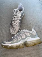 NIKE AIR VAPOMAX Plus Gr 44,5 Grau Leipzig - Thekla Vorschau