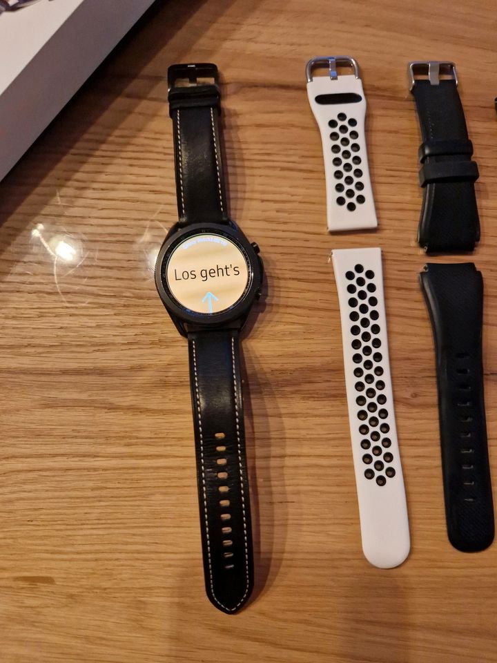 Smartwatch von Samsung (Galaxy Watch 3) inkl. Zubehör in Rednitzhembach