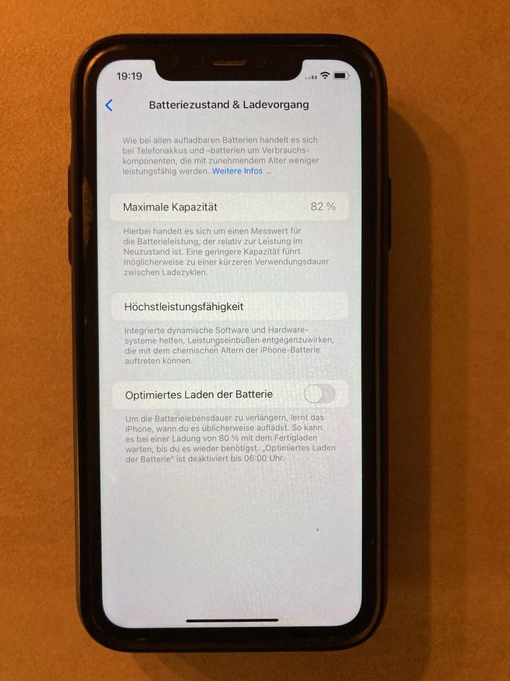 IPhone 11 128 GB weiß in Ohlsbach