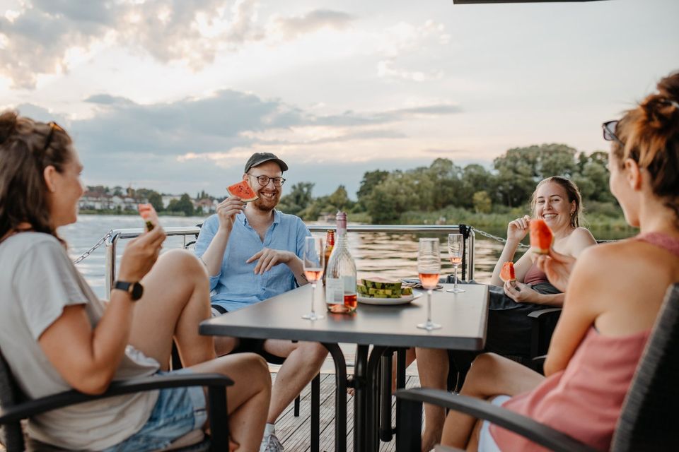 -50% Rabatt - Ferienwohnung mieten direkt am Wasser | Hausboot in Kleinzerlang